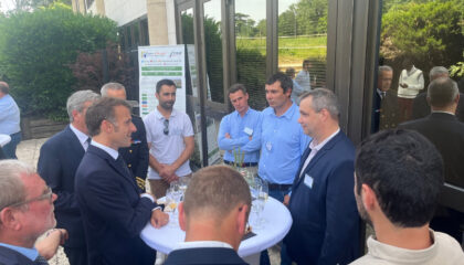 Laurent Lefur présente les solutions d’Antara Groupe autour de la filtration, de la régénération des huiles industrielles et de la décarbonation lors d’un échange avec le Président de la République française à l’occasion de Choose France.